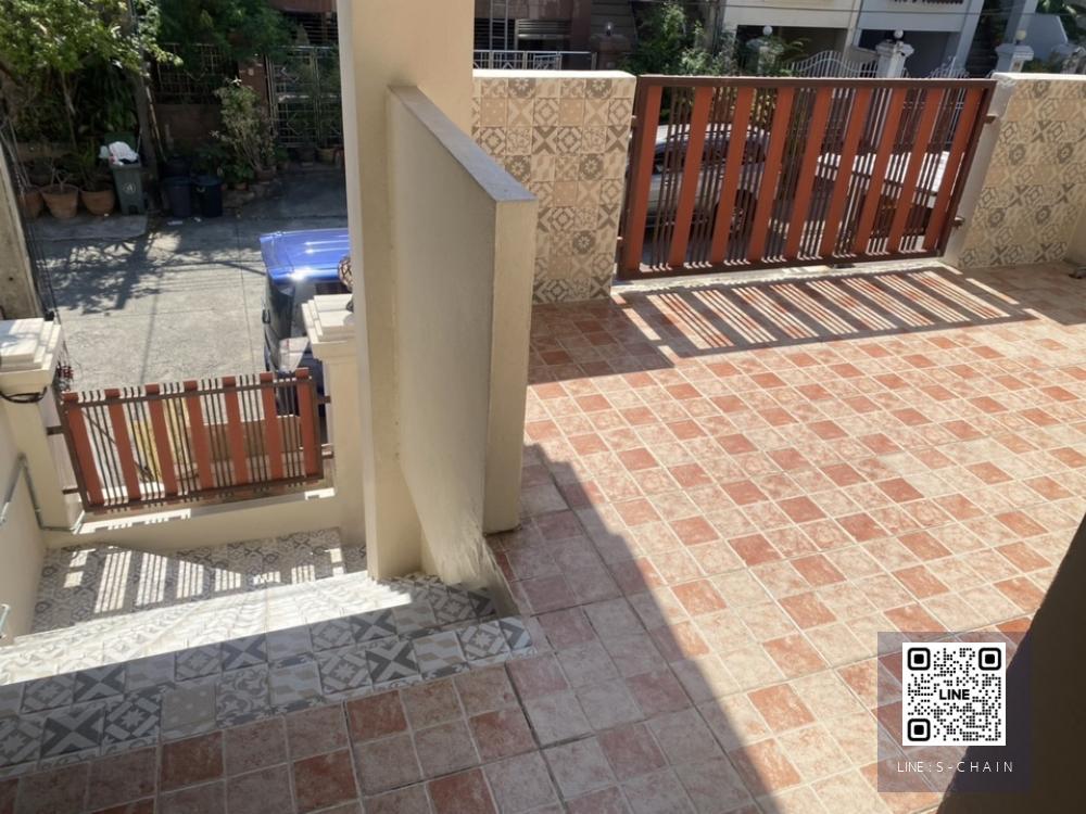 💥ด่วนนน!! บ้านเช่า ✦ TownHome (Royal Nakarin Villa)​✦ 💥4 ห้องนอน 4 ห้องน้ำ ♡  3 Parking space ใกล้แหล่ง Shopping ซีคอนสแควร์เพียง 500เมตร😊👍🏻