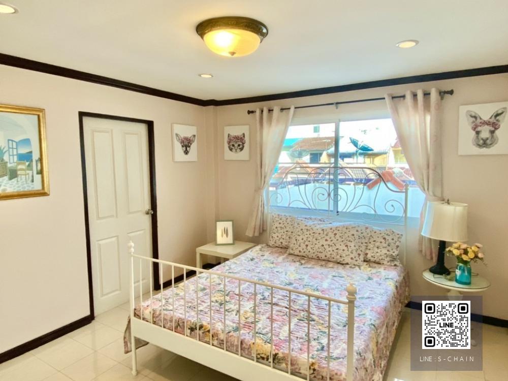 💥ด่วนนน!! บ้านเช่า ✦ TownHome (Royal Nakarin Villa)​✦ 💥4 ห้องนอน 4 ห้องน้ำ ♡  3 Parking space ใกล้แหล่ง Shopping ซีคอนสแควร์เพียง 500เมตร😊👍🏻