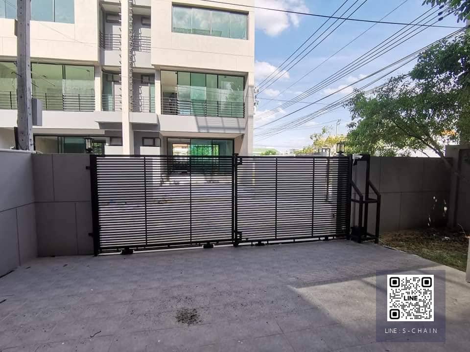 TOWN HOME FOR RENT>> ทาวน์โฮม 3 ชั้น บ้านใหม่ เหมาะสำหรับทำ โฮมออฟฟิต ใกล้รถไฟฟ้าสายสีเหลือง สถานีศรีแบริ่ง #MO-5121