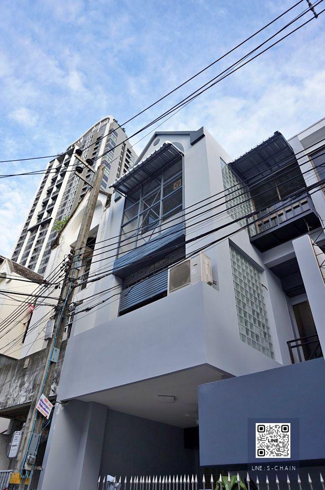 TOWN HOME FOR RENT>> ทาวน์โฮม 3 ชั้น ติด BTS พระโขนง รีโนเวทใหม่ #MO-1594