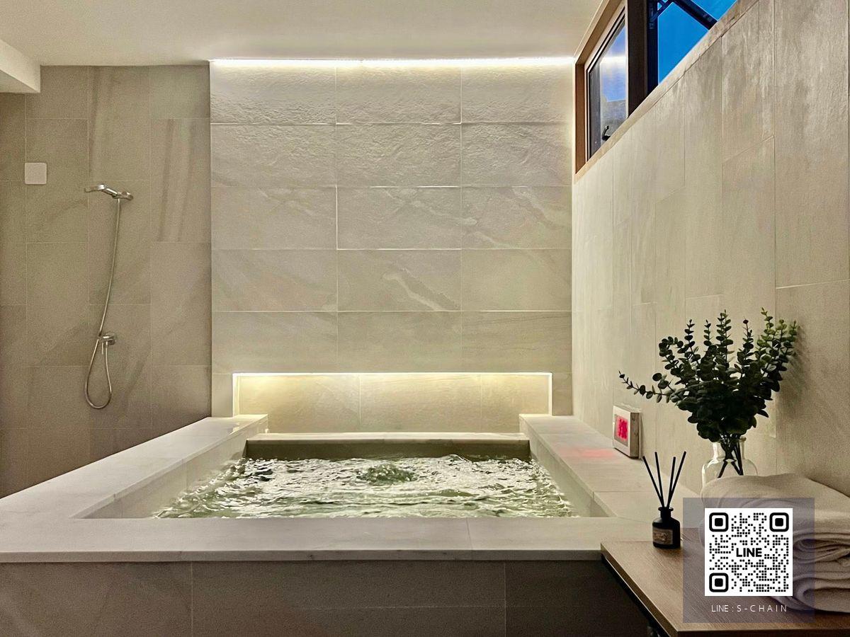 📢🔥TOWNHOUSE FOR RENT>> 🏡 ทาวน์โฮม 2 ชั้น เอกมัย 22 ซ.ปรีดีย์ พนมยงค์ 41 ใกล้ BTS พระโขนง รีโนเวทใหม่ พร้อมออนเซ็นส่วนตัว ตกแต่งสไตล์โมเดิร์น บรรยากาศอบอุ่น #LV-MO1886