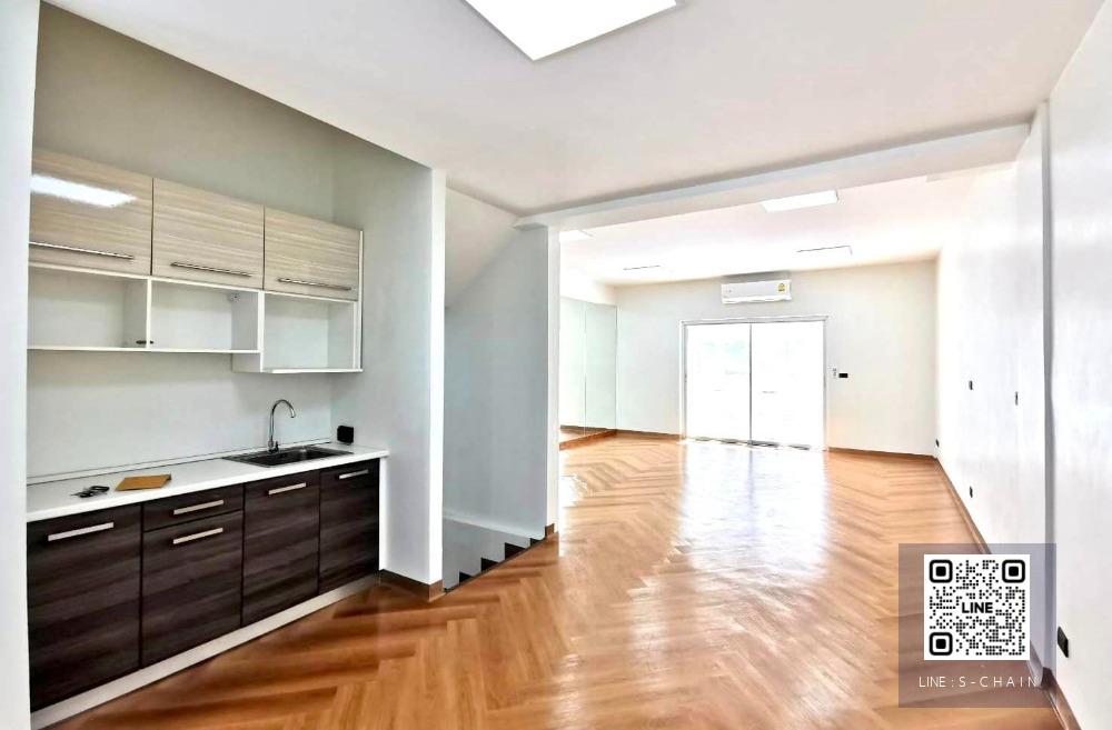 HOME OFFICE FOR RENT>> Park Avenue เอกมัย > ติดถนนเอกมัย ใกล้ BTS เอกมัย 280 ตร.ม. 5 ชั้น #MO-1530