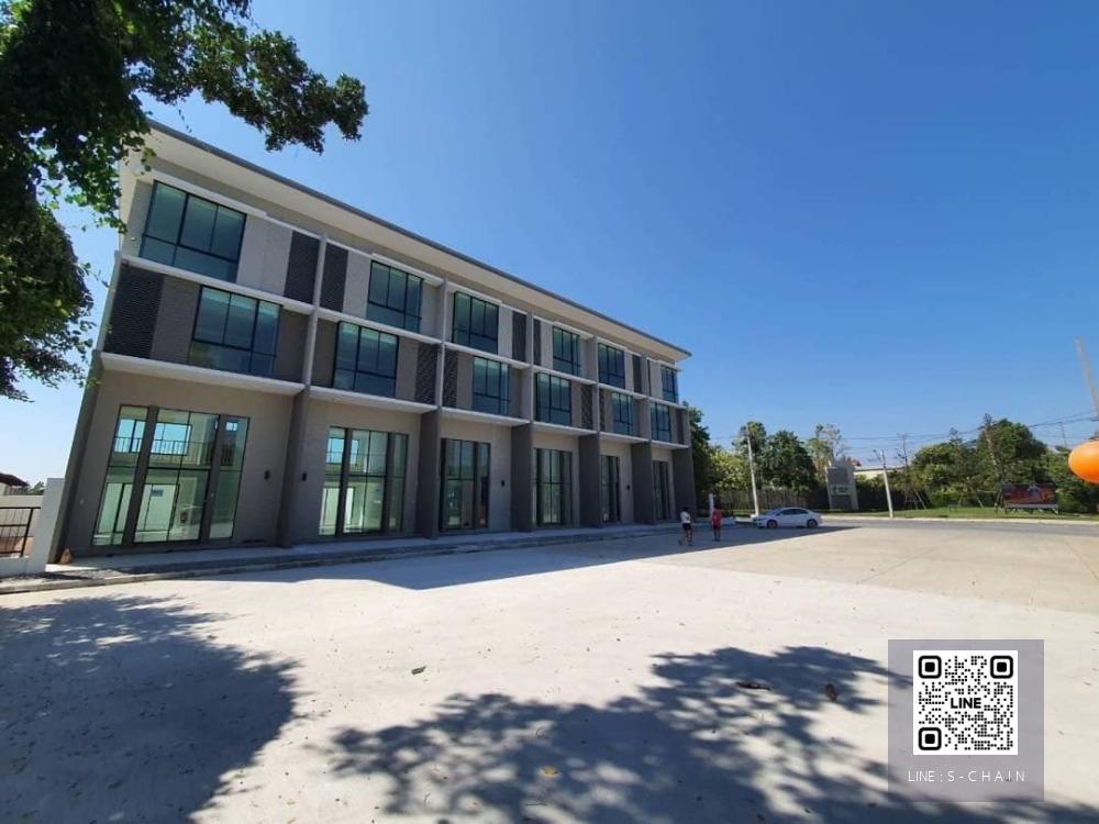 📢🔥FOR RENT>> โครงการ PATIO อ่อนนุช - ลาดกระบัง อาคารพาณิชย์ ขนาด 3 ชั้นครึ่ง ติดถนนใหญ่ลาดกระบัง ขนาด 18.5 ตารางวา #LV-MO1379